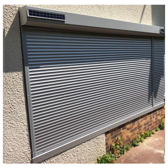 Pose de volets roulants solaires - Hauts-de-Seine - Le Store Parisien