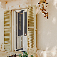 Moustiquaire enroulable pour porte InsectiDoor - Paris - Yvelines