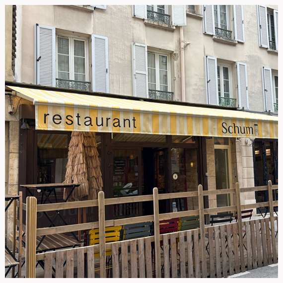 Stores banne monoblocs à Paris 16 - Le Store Parisien