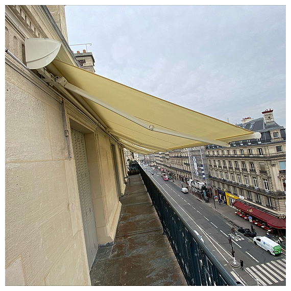 Stores banne monoblocs de balcon à Paris  - Le Store Parisien